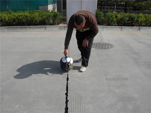 嘉格瀝青道路灌縫膠成為大家一致認可的好灌縫材料，這是為什么呢?