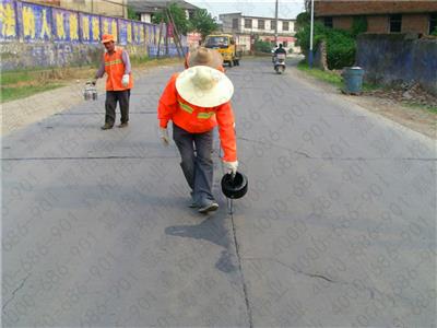 公路養(yǎng)護(hù)中裂縫修補(bǔ)的灌縫瀝青用多少號(hào)比較好？